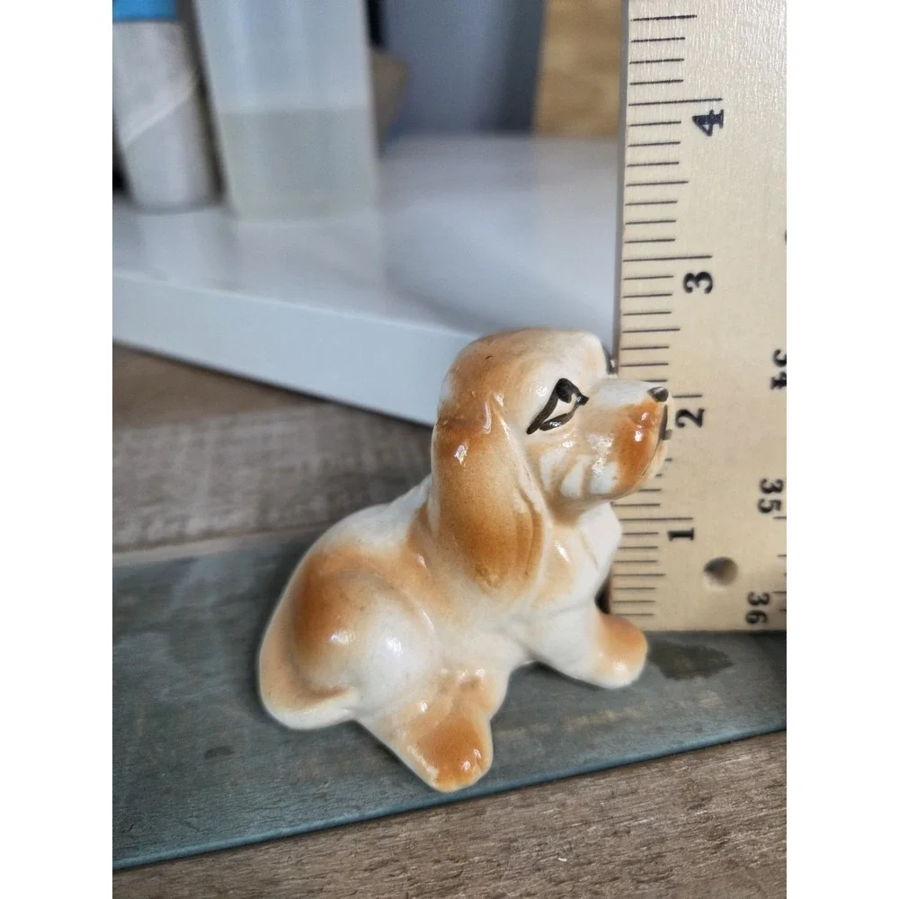 Vintage lot Two Ceramic White brown bloodhound hound dog Puppy Beagle Figurine‎